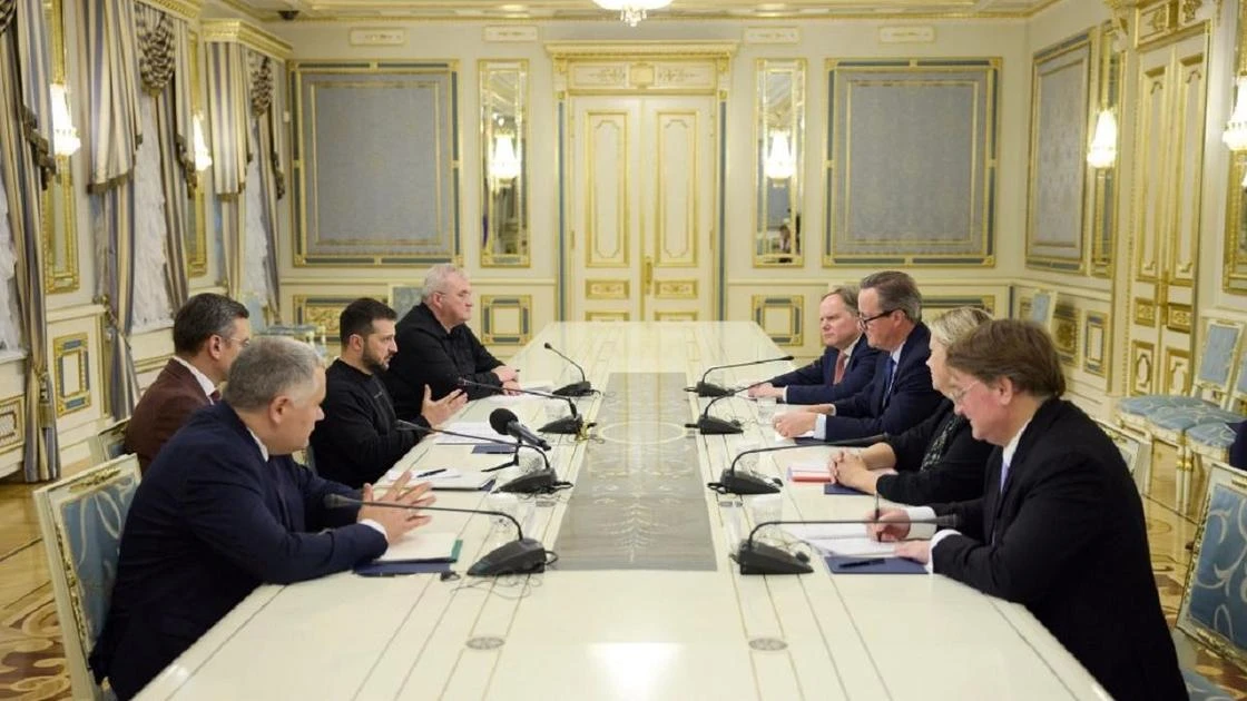 Кэмерон в Киеве пообещал Украине поддержку 