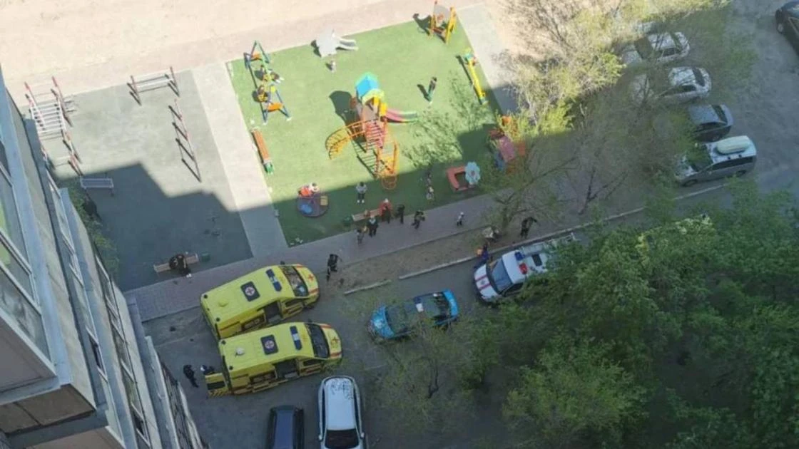Лифт рухнул в жилом доме в Семее: шесть человек оказались в больнице