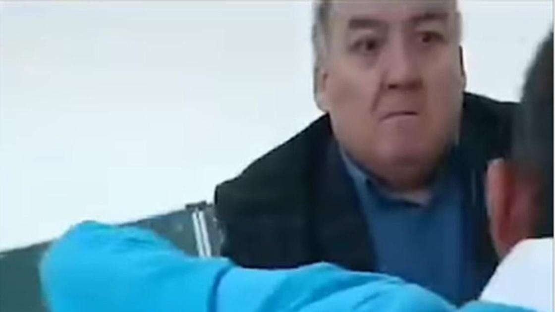 Рукоприкладство учителя в казахстанской школе попало на видео