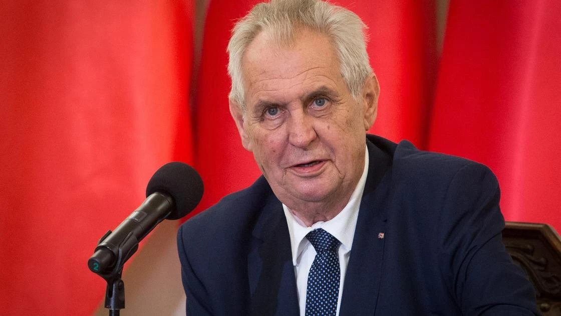 75-летнего президента Чехии госпитализировали