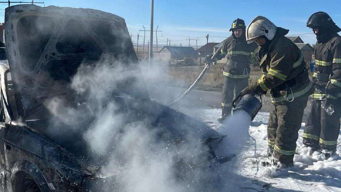 Автомобиль сгорел на Восточном обходе Караганды