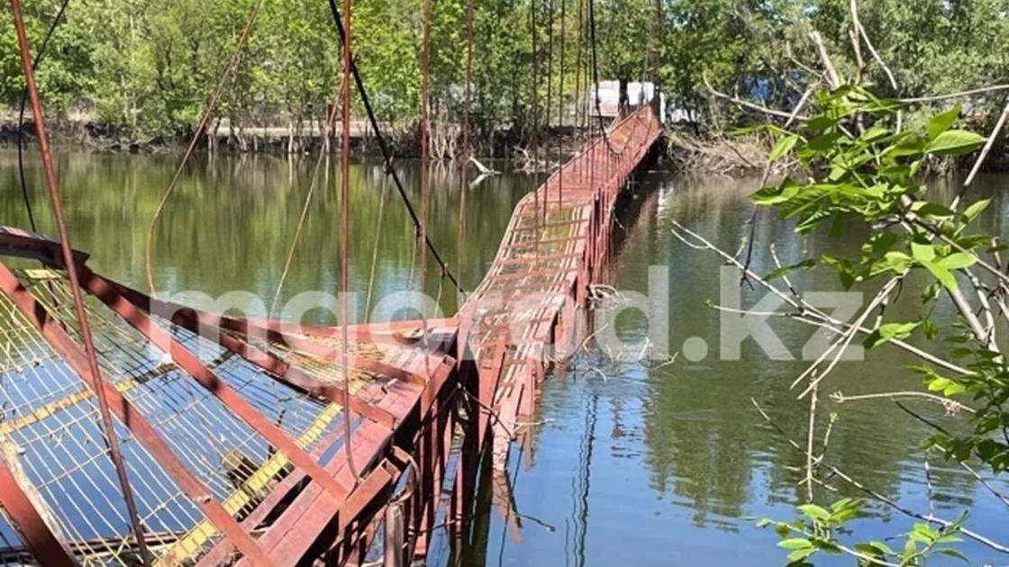 Рабочий утонул во время ремонта моста в Уральске