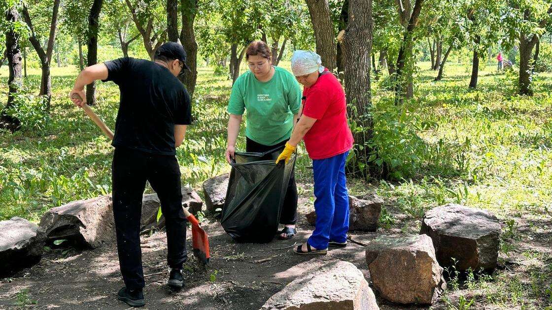 Более 200 тонн мусора вывезли из Петропавловска с начала акции 