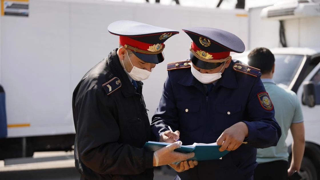 Тургумбаев попросил Цоя привить полицейских от коронавируса за счет бюджета