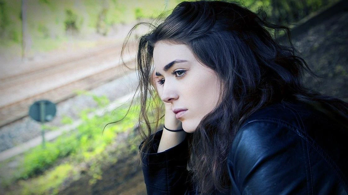 Как сделать скулы выразительными: упражнения и массаж