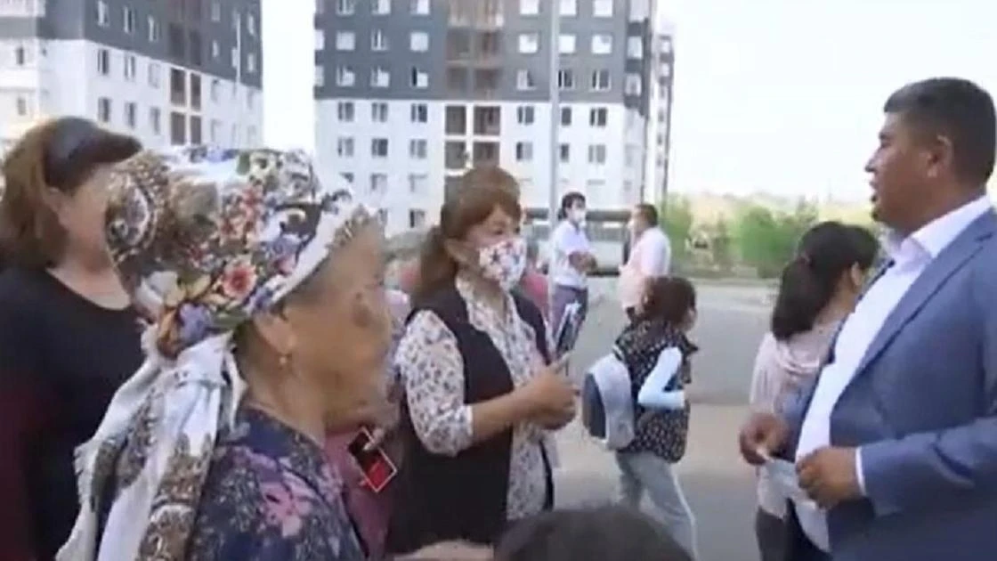 Жители новой многоэтажки столкнулись с коммунальной катастрофой в Шымкенте