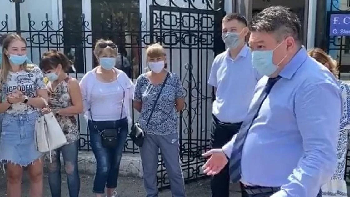 Принято решение о наказании санврача Алматинской области после скандального видео