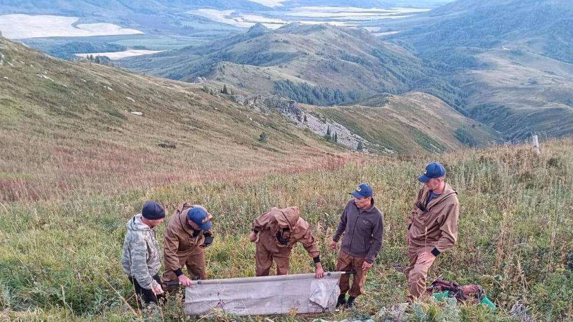 Мужчина пошел собирать ягоды с сыном и умер в горах ВКО