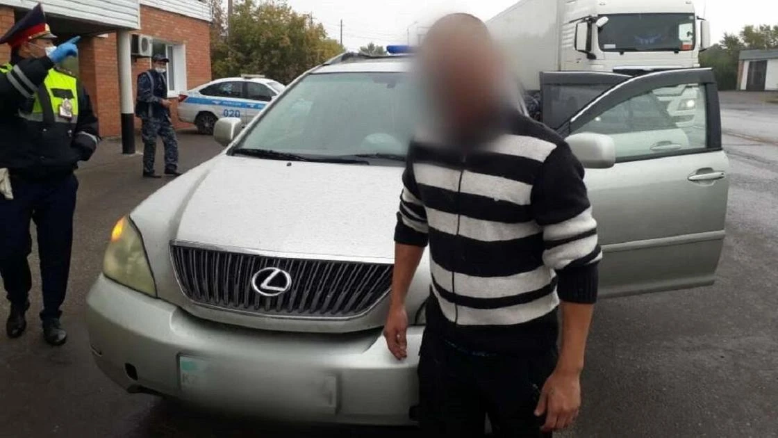 Lexus угнали у павлодарца, пока он платил за бензин на АЗС