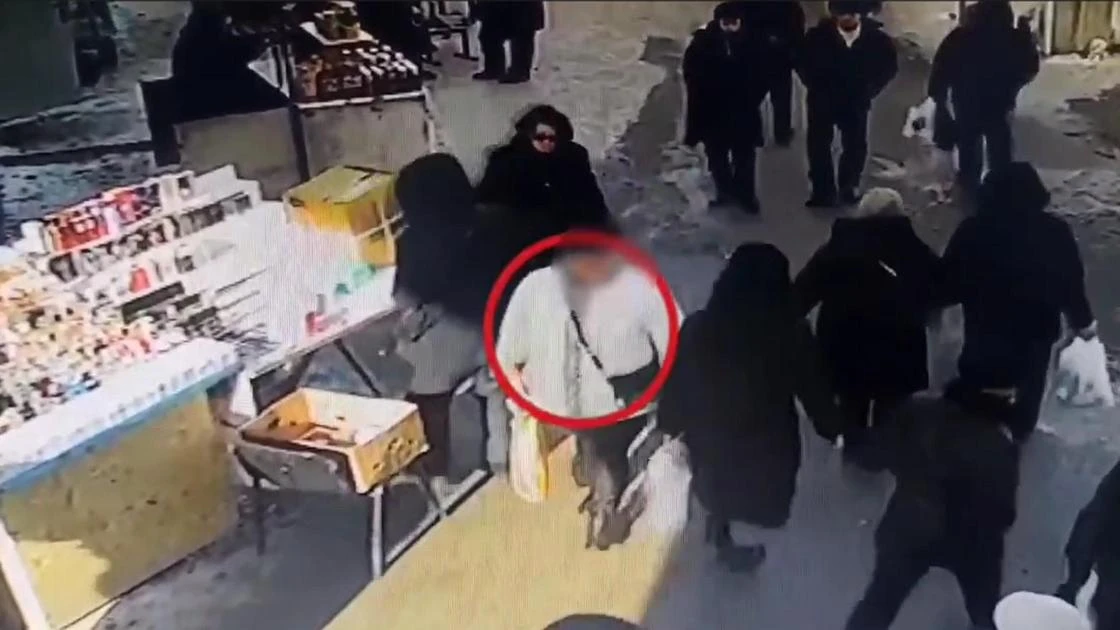 Актюбинке вернули долг, но деньги оказались сувенирными (видео)