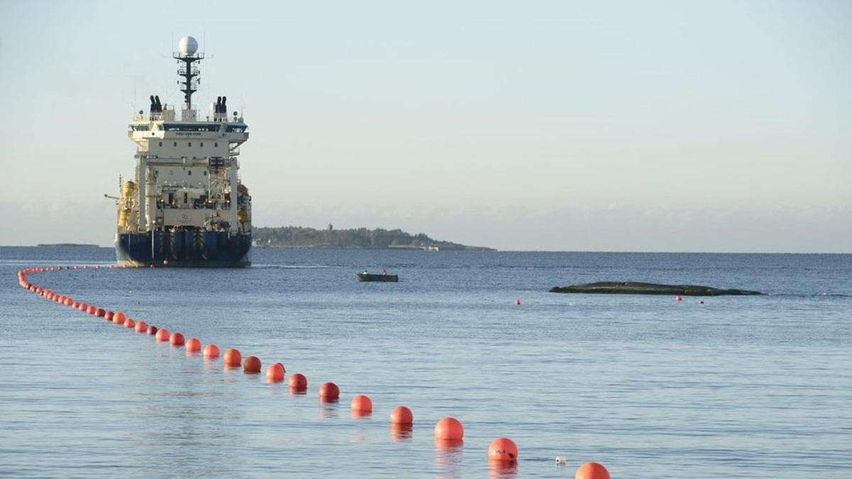 Обрыв кабелей в Балтийском море: датские военные корабли сопровождают заподозренное китайское судно