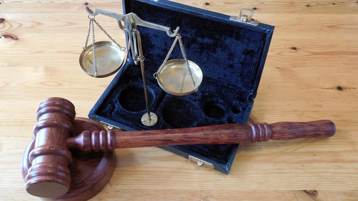 Скандального пластического хирурга начали судить после смерти пациентки в Алматы