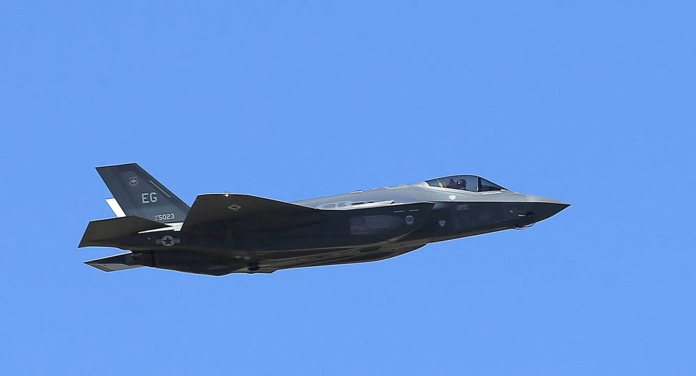 Новые проблемы у американского F-35 – столкновение в небе