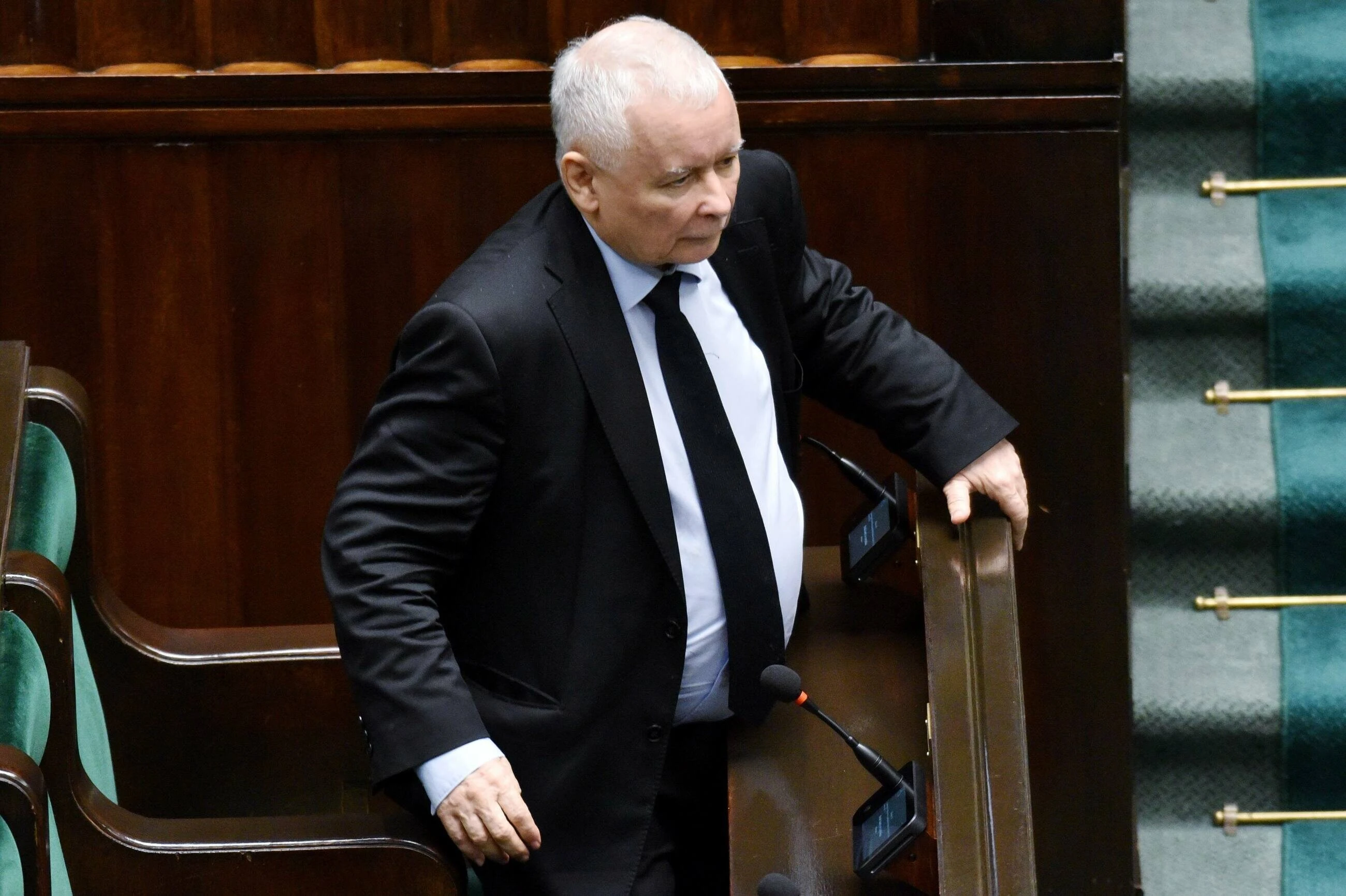Szykują się podwyżki dla posłów? „GW”: Jarosław Kaczyński złożył obietnicę