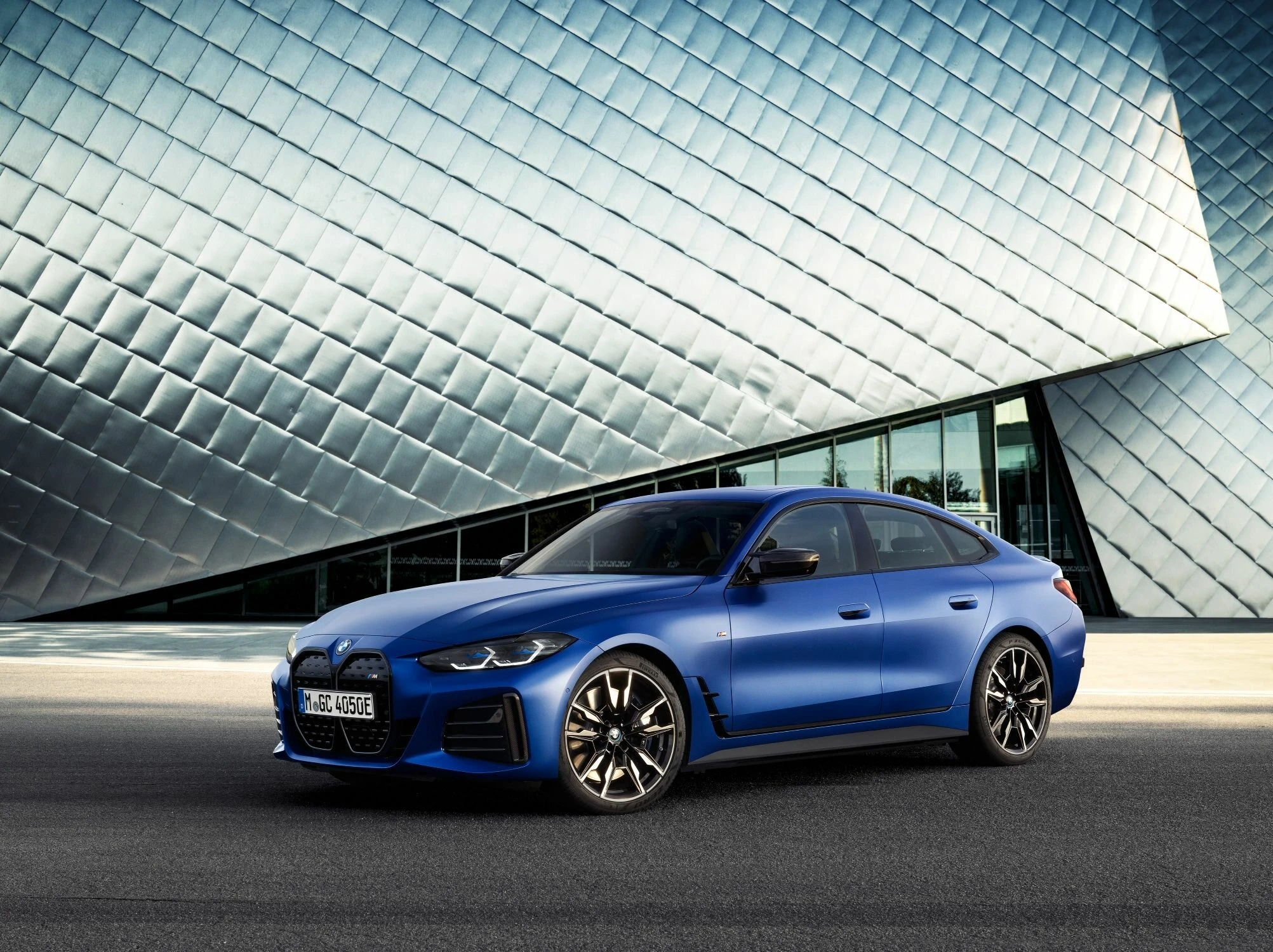 544-konne BMW i4 M50. Pierwsza „eMka” na prąd