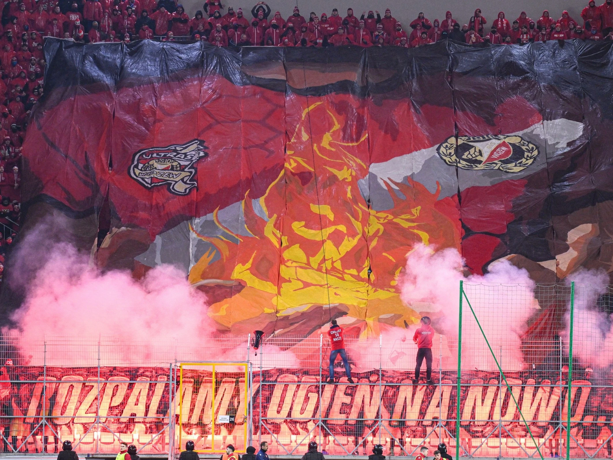 Kibice Widzewa Łódź wywiesili flagę rosyjskiego klubu. Wymierzono już karę