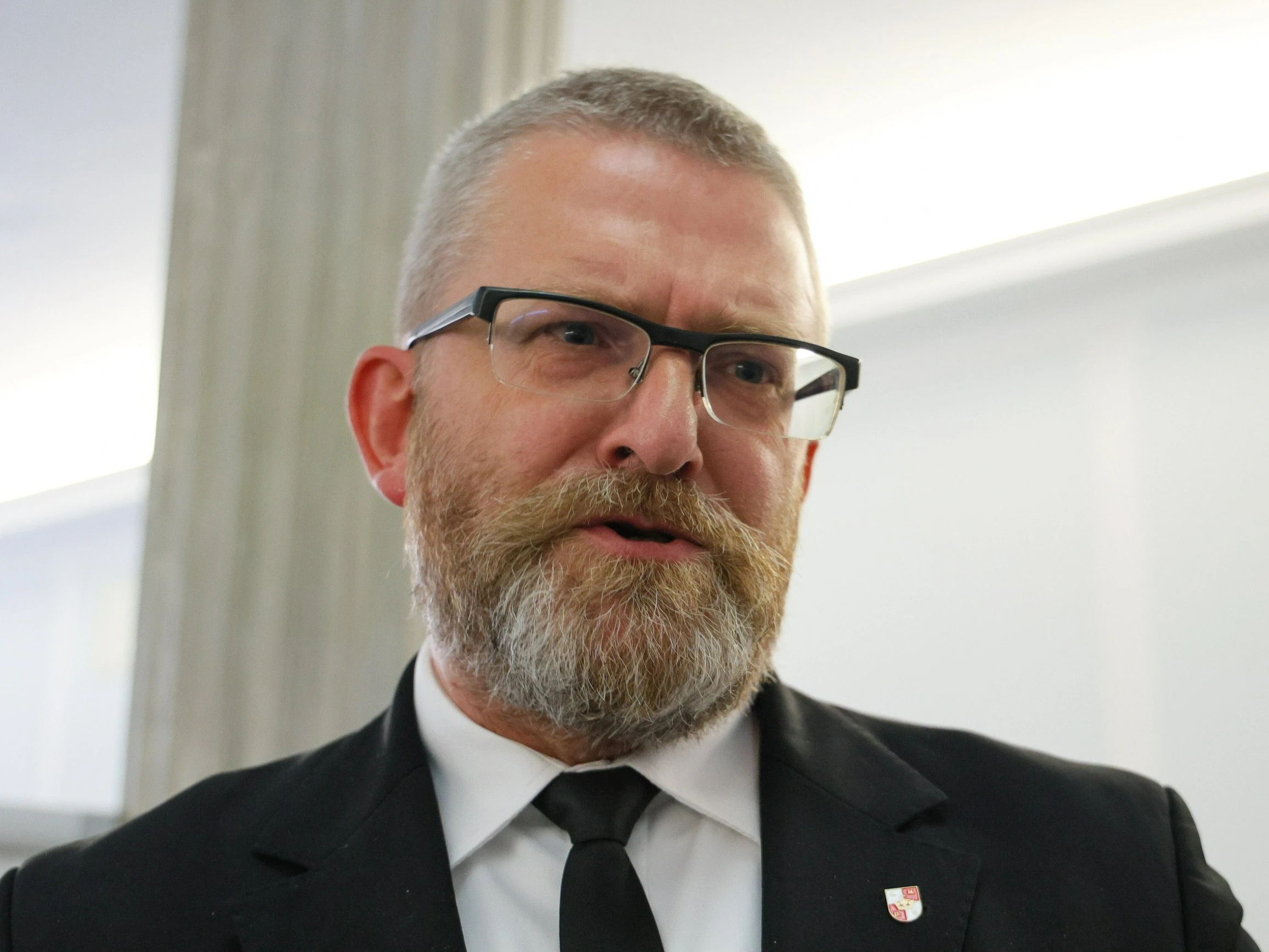 „Będziemy go merytorycznie gasić”. Kohut krytycznie o Braunie. Oberwało się też Kurskiemu
