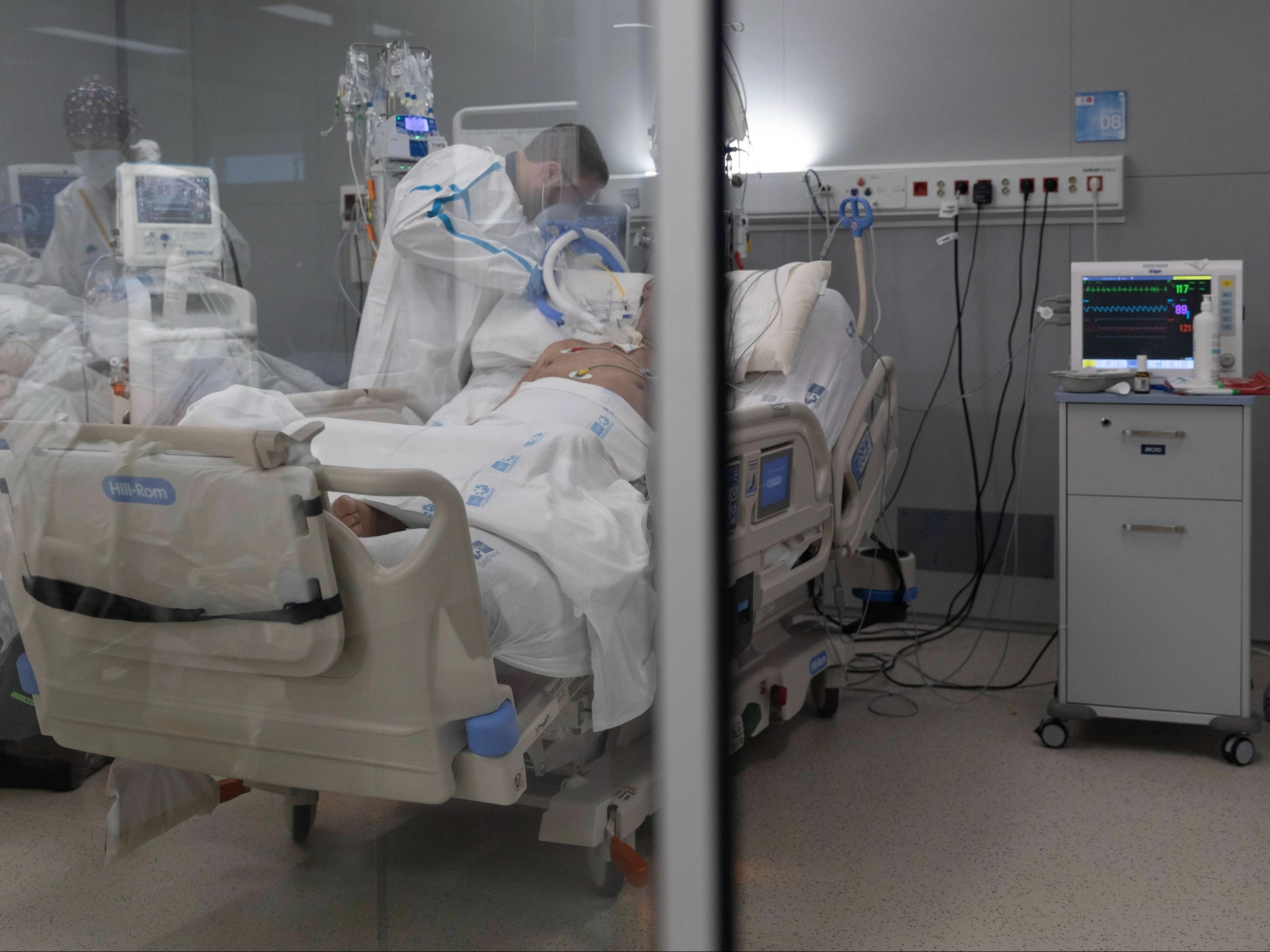 Siódma fala pandemii w Hiszpanii? Odnotowano nagły wzrost hospitalizacji z powodu Covid-19