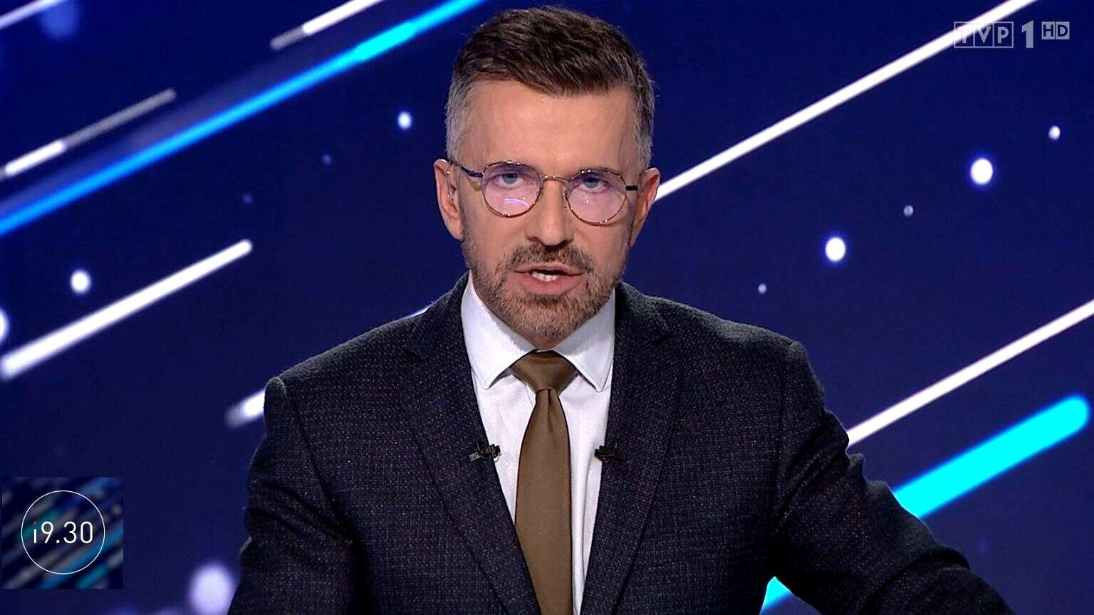 Gospodarz serwisu „19:30” w TVP odchodzi z pracy. Ujawniono kulisy zwolnienia