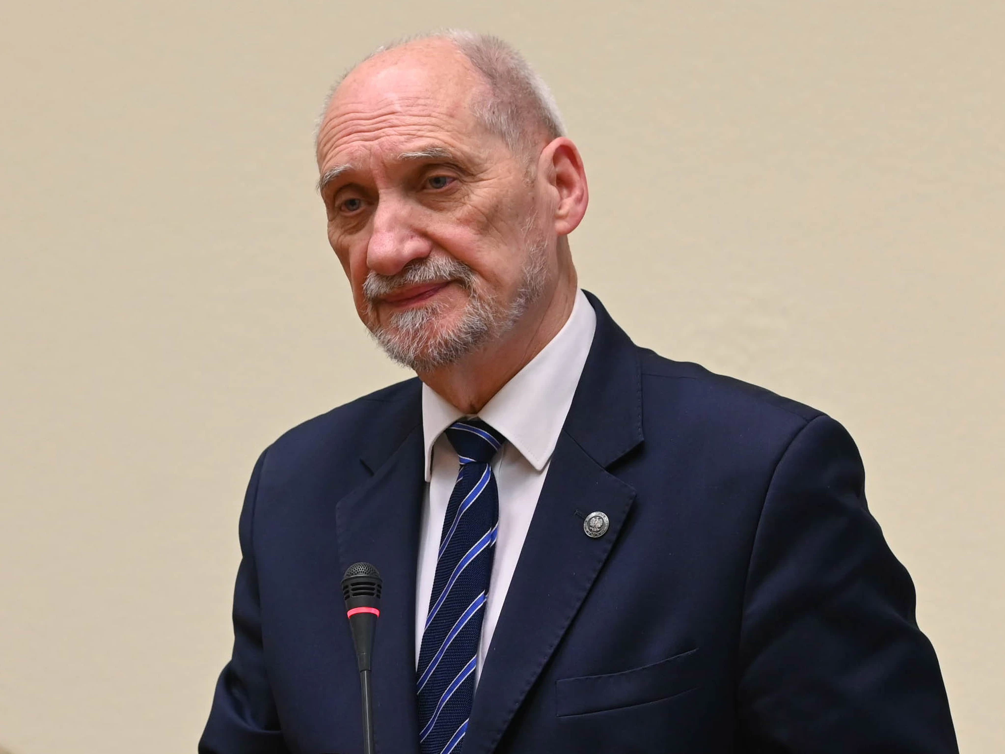 Antoni Macierewicz nadal z ochroną? Nowy rzecznik MON rozwiał wątpliwości