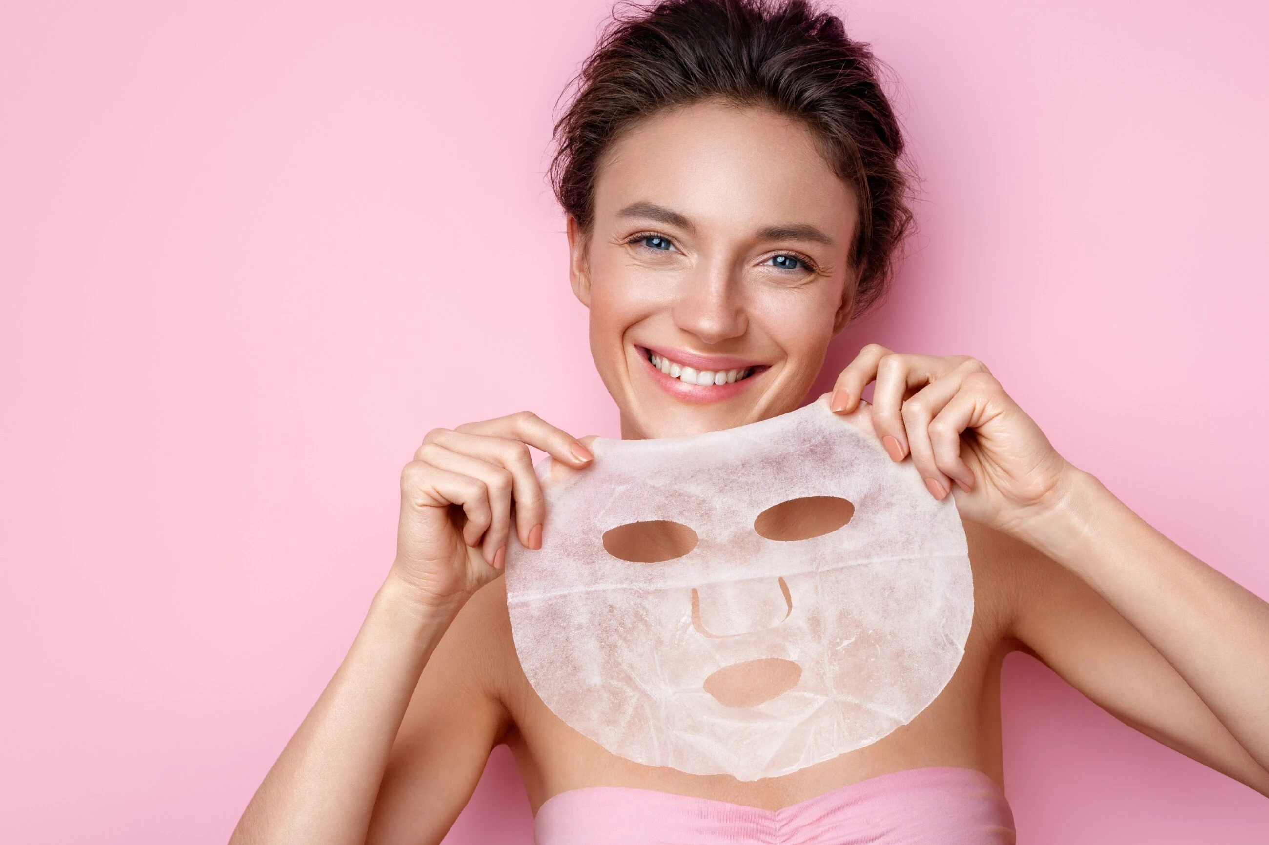 Maseczki w płachcie: jak działają sheet mask i czy warto je stosować?