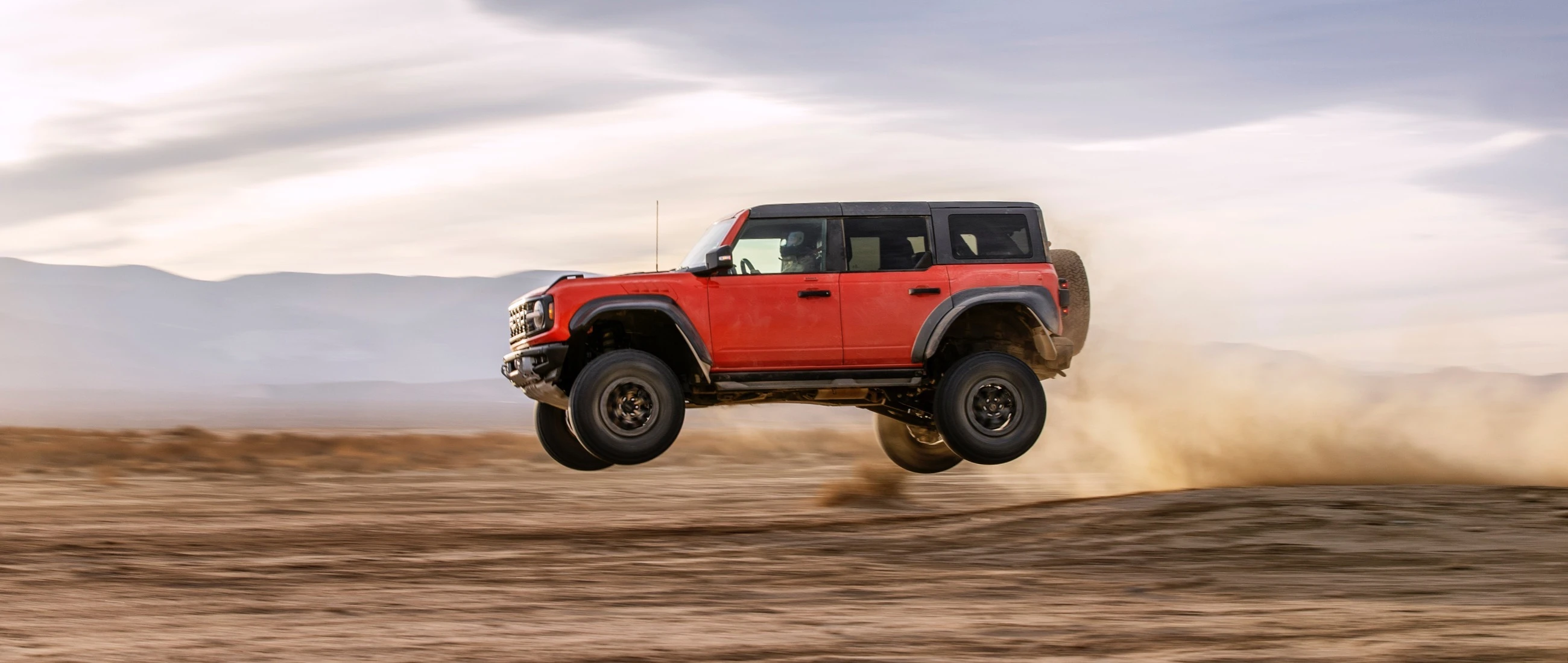 Ależ to będzie hit! Ford pokazał nowego Bronco w wersji Raptor. Nadążą go produkować?