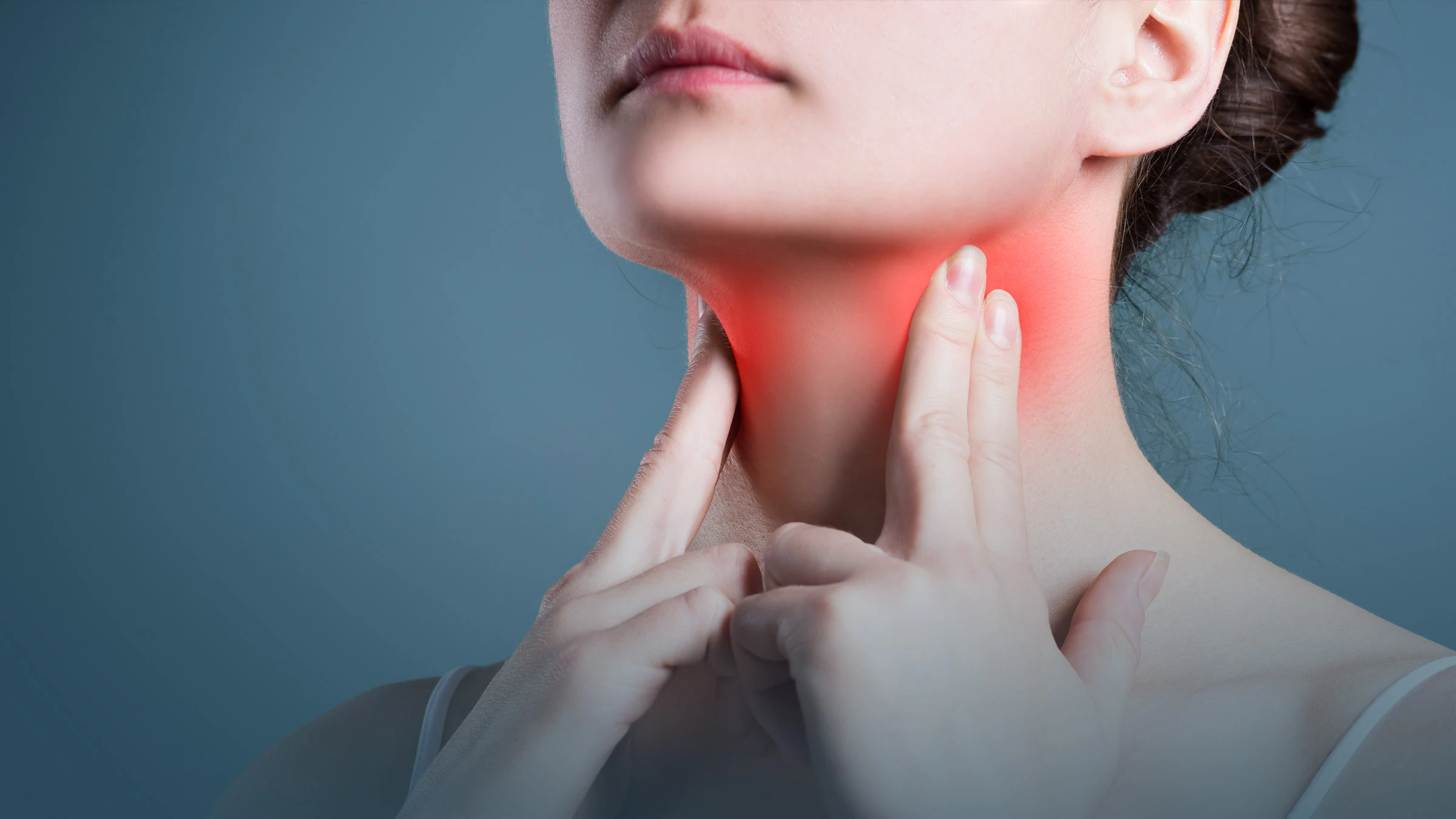 Na co pomaga ślaz? To świetny napar na ból gardła i zapalenie migdałków