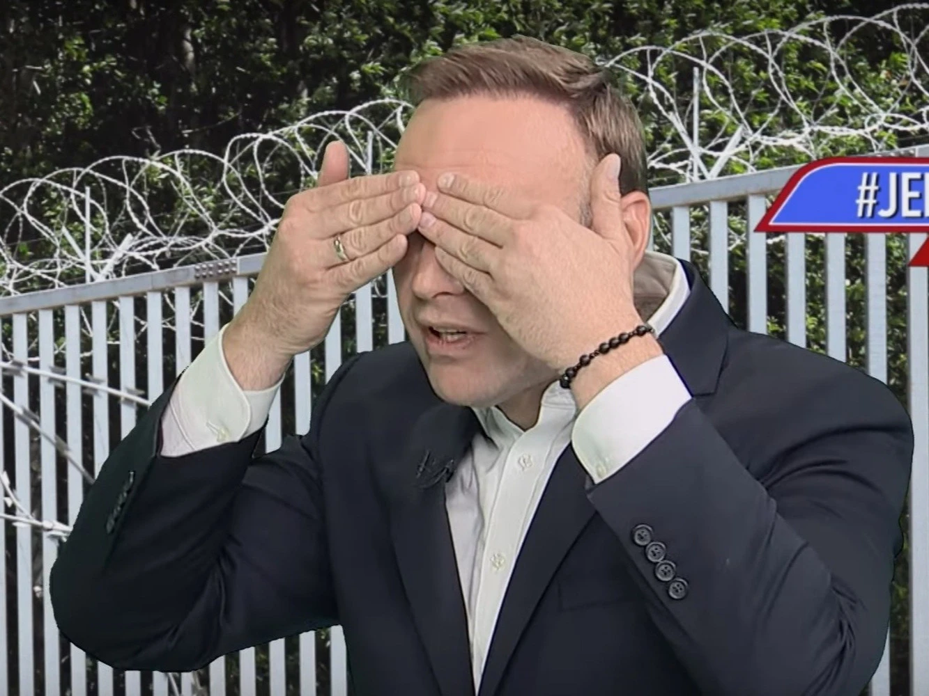 „Show” Mastalerka. Zwrócił się prosto do kamery, żartował z Kaczyńskiego