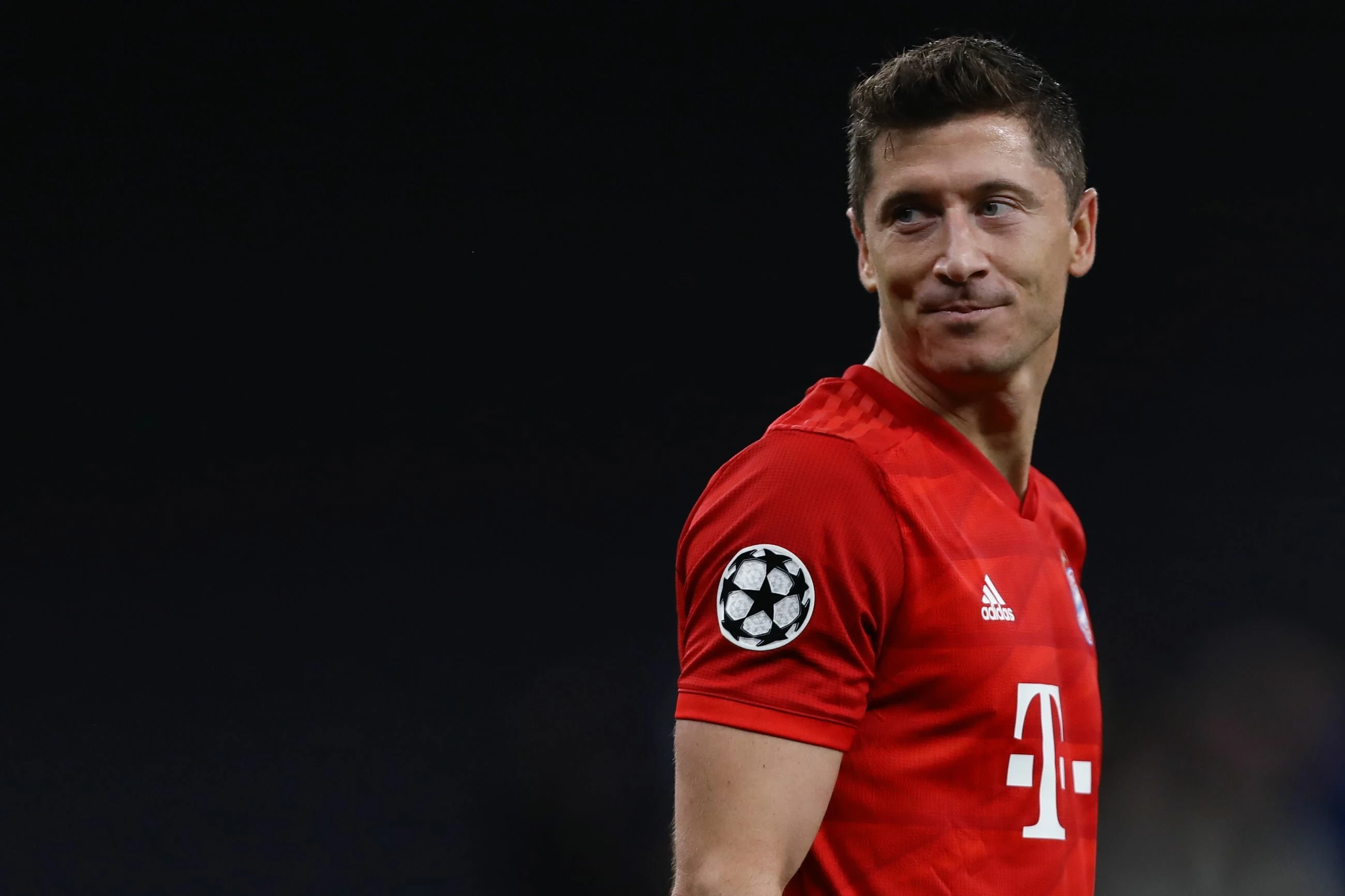 Quiz. Jakimi samochodami jeżdżą Robert Lewandowski i inni słynni piłkarze?