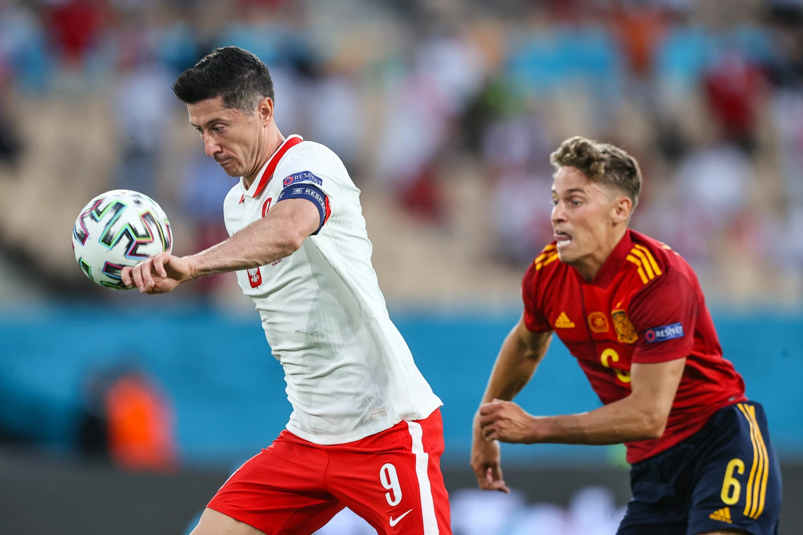 Robert Lewandowski strzela bramkę Hiszpanom! Mamy remis!