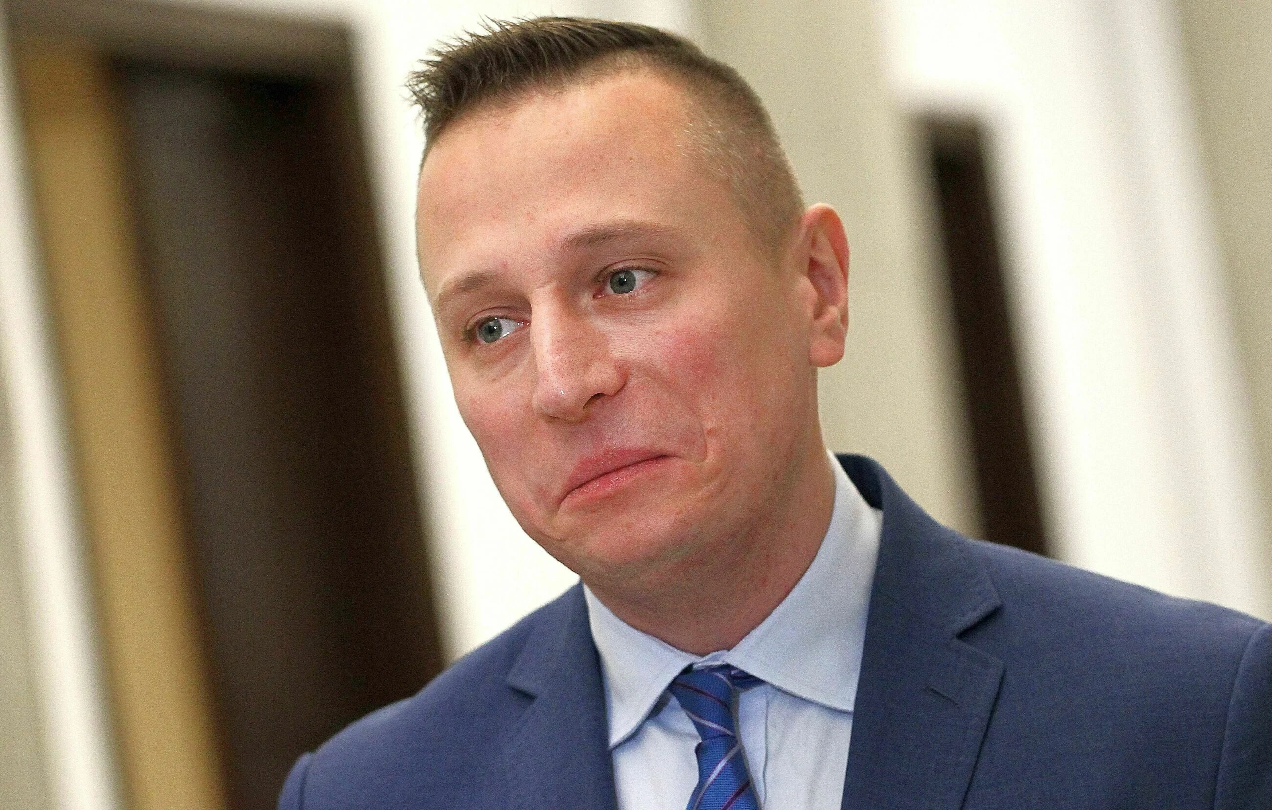 Brejza pytał premiera i Macierewicza o „zamach” w Smoleńsku, odpowiedzi nie ma. „Cyniczna i podła...