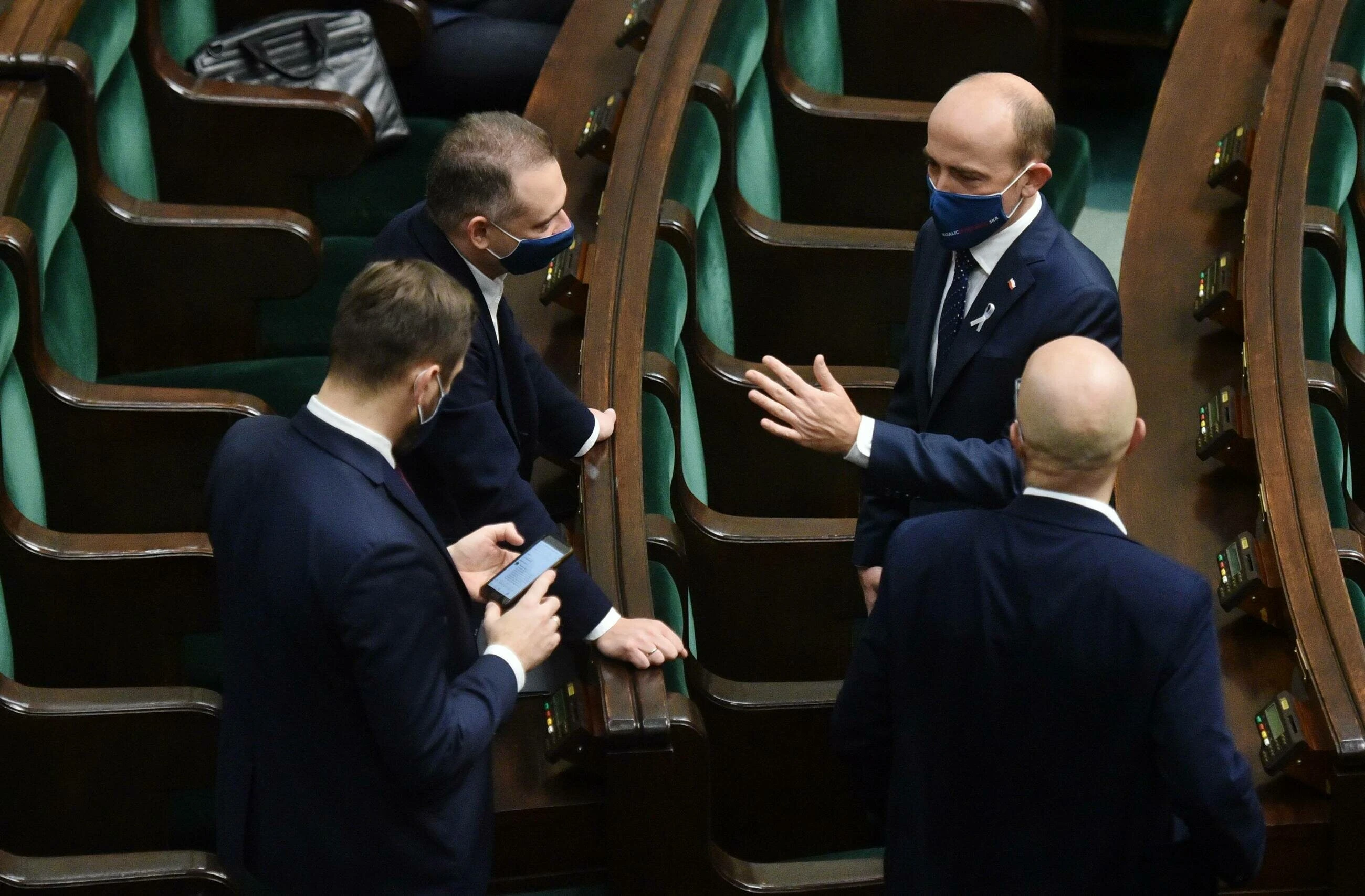 Nocna narada w PO. Kulisy sześciogodzinnego spotkania partii