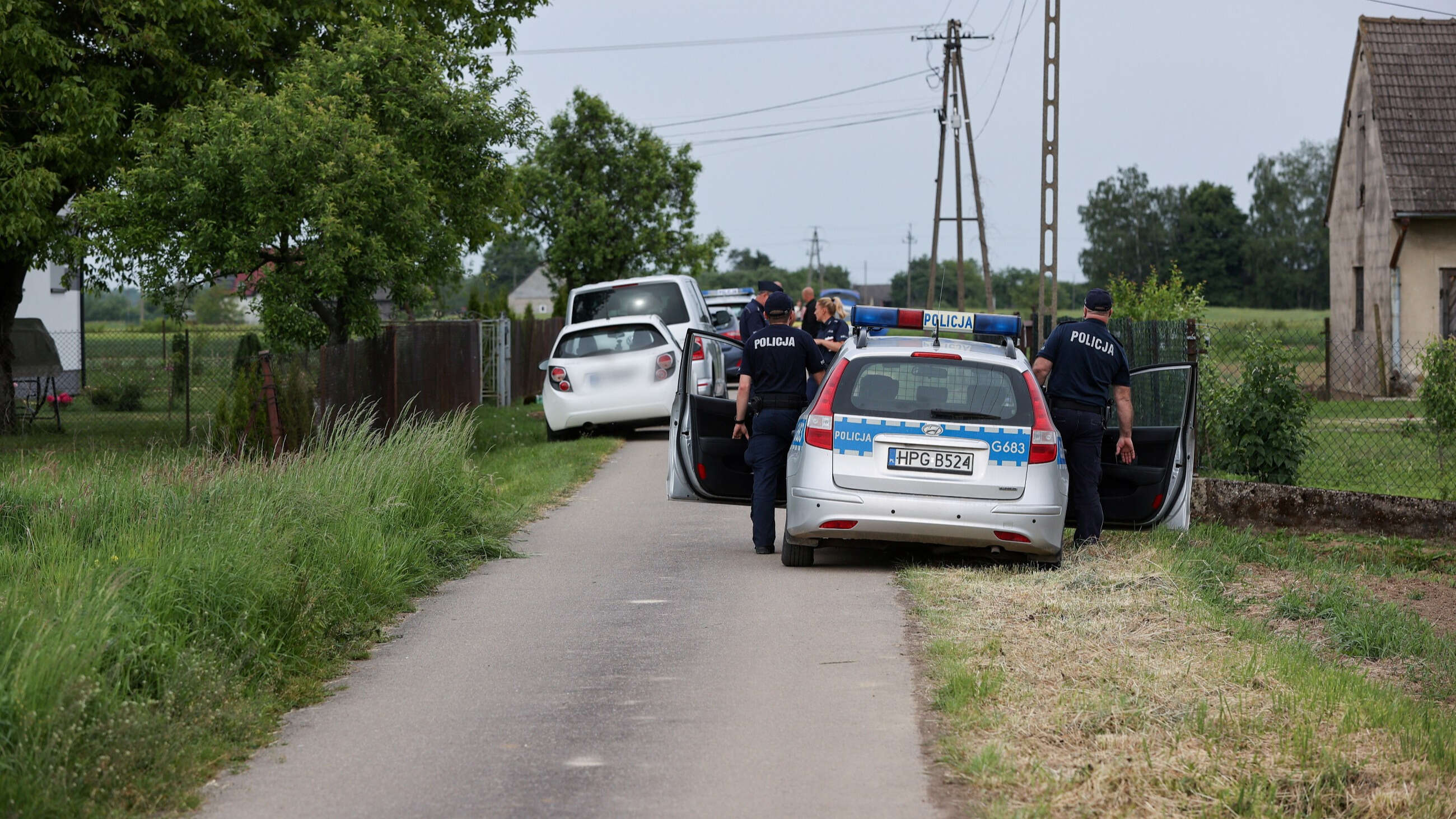 Makabra w Małopolsce. „Mąż był za granicą, a ona do kościoła chodziła”