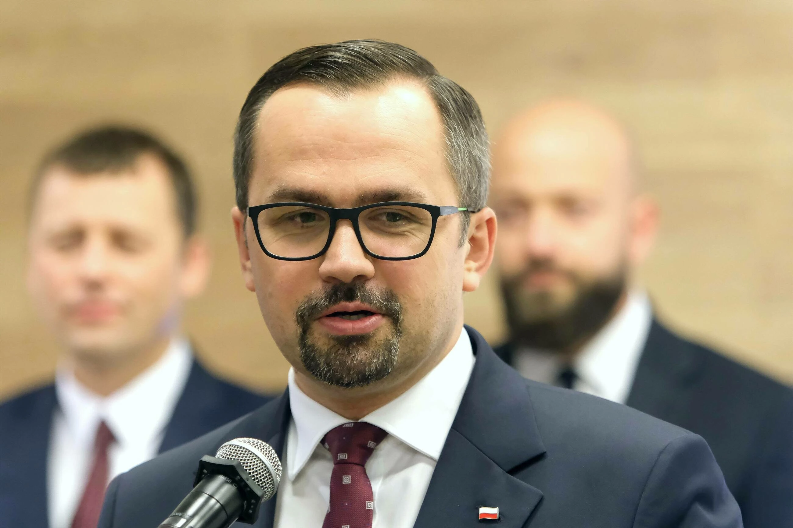 Horała: Ludzie nie będą chcieli siedzieć w domu bez gazu, prądu czy wody. Zakładamy rozsądek