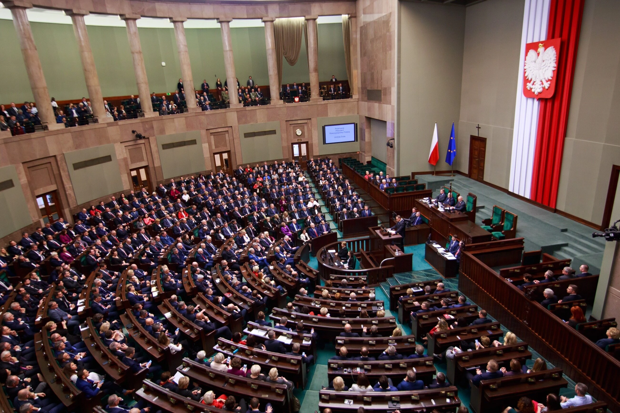Zimoch chce dla posłów przerwy na oglądanie meczu. Witek odpowiada