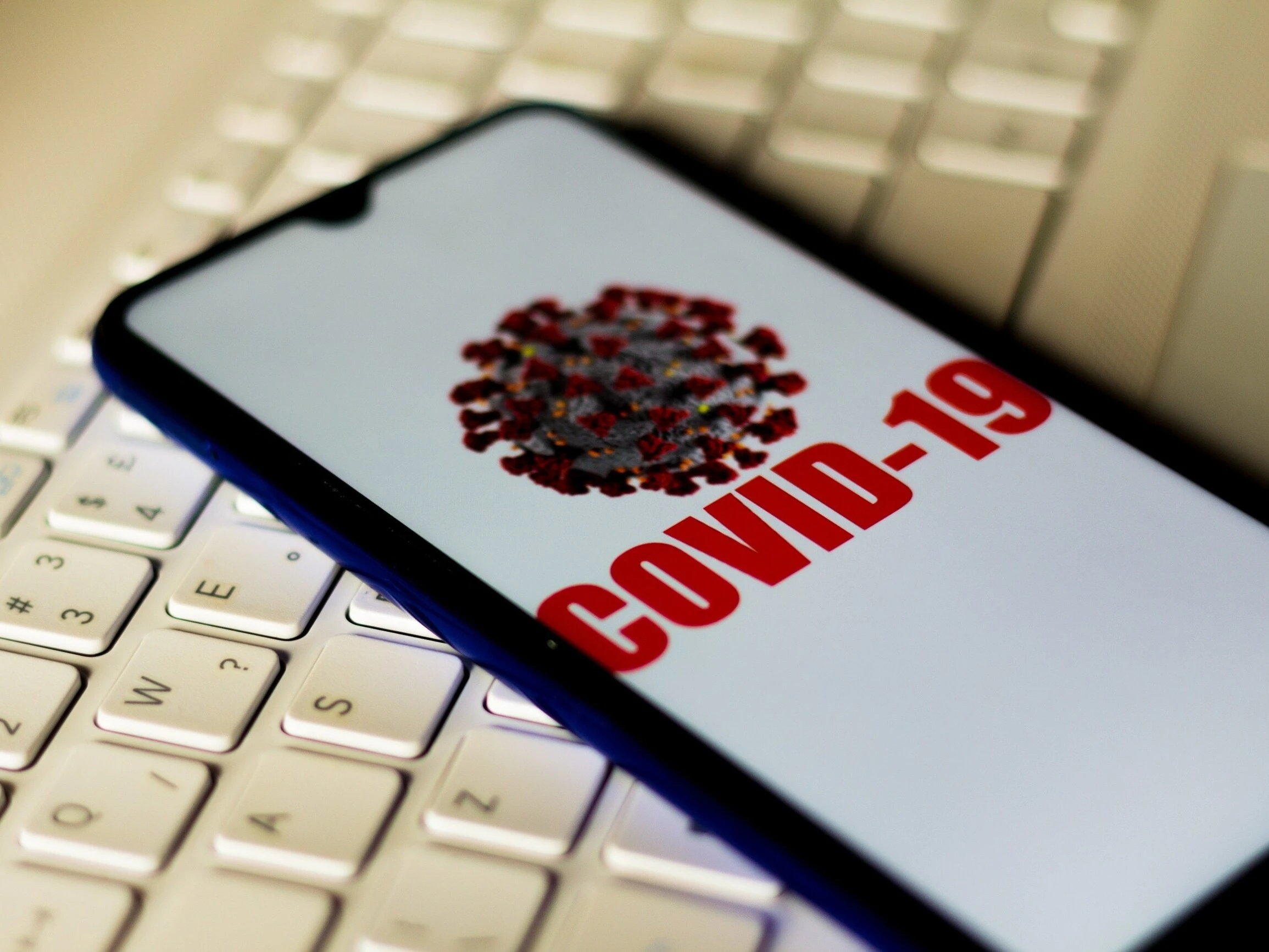 Proste wykrywanie COVID-19 i grypy? Naukowcy: Wystarczy smartfon