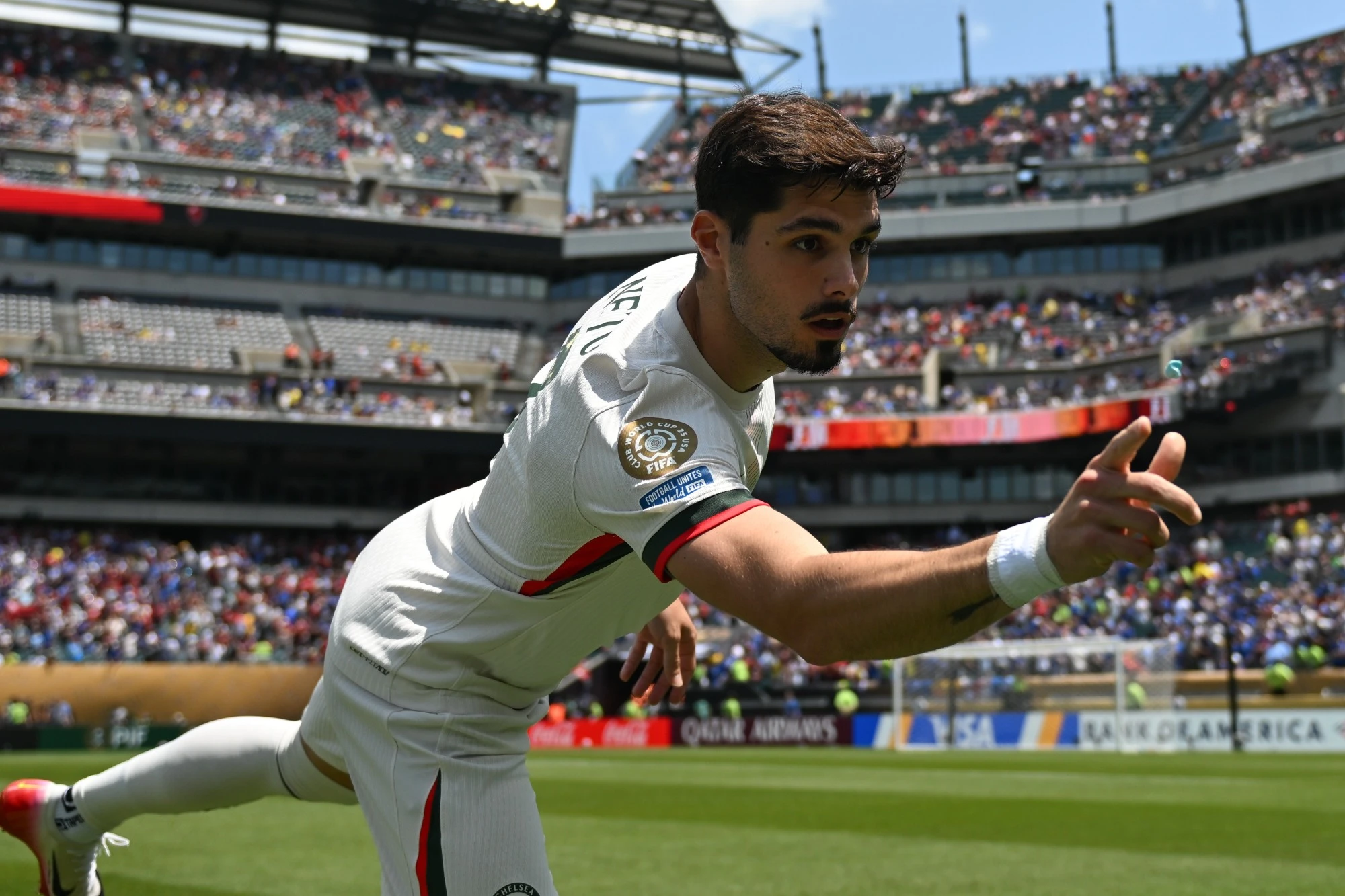 Torcida do Flamengo se derrete e pede contratação de astro do Chelsea