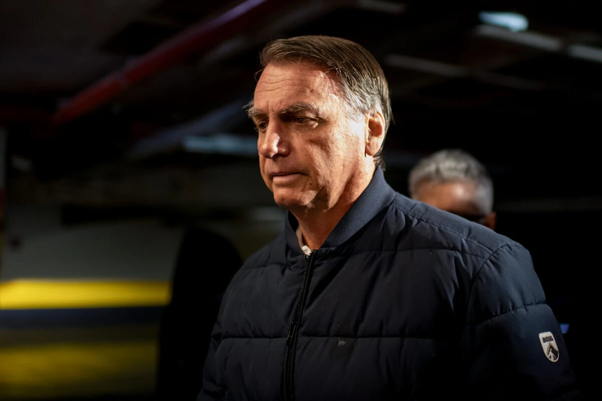 Bolsonaro colaborou e não resistiu à operação da PF, dizem fontes