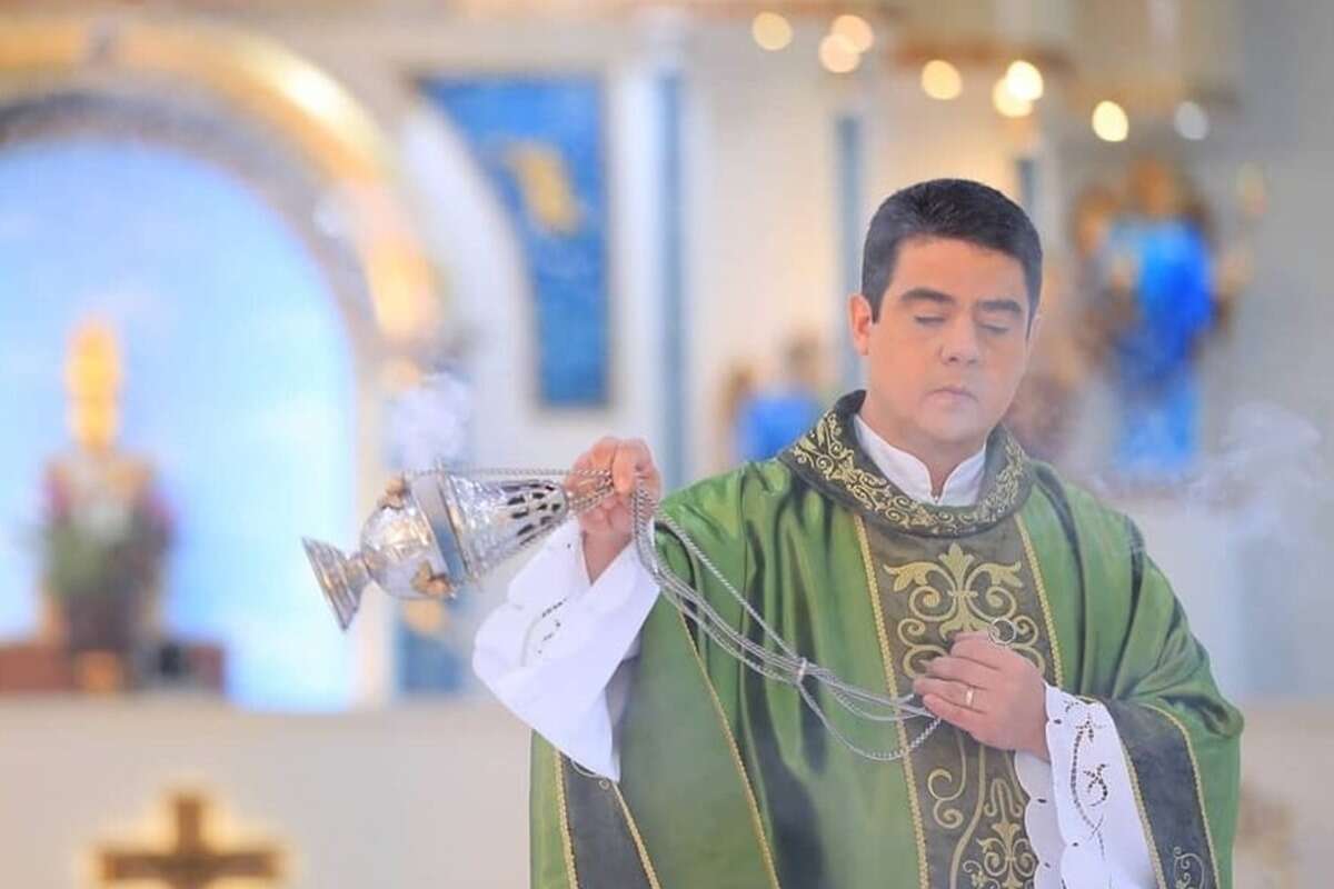 Após escândalo na igreja, padre Robson divulga nova “obra”. Saiba qual