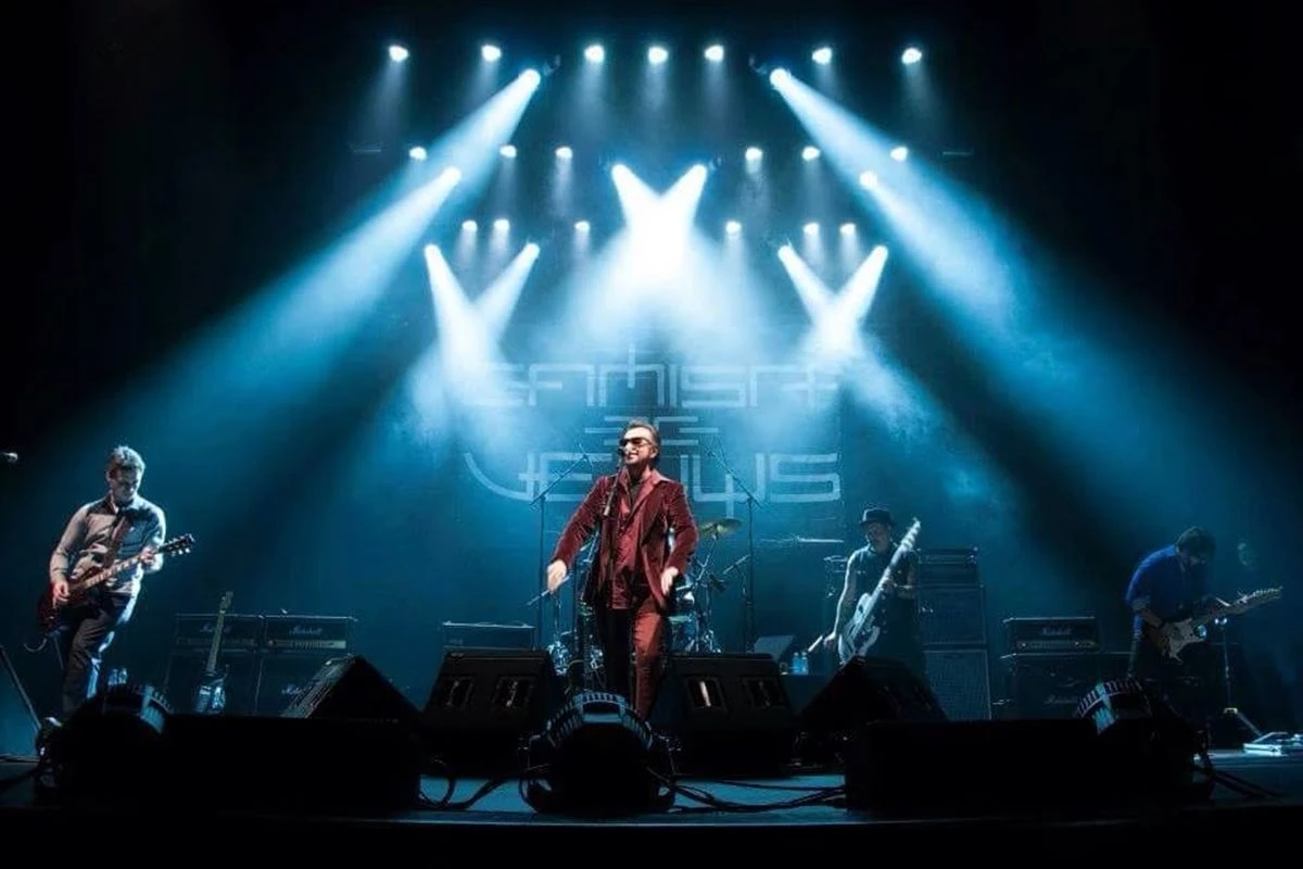Banda faz ataques à igreja durante show: “Deus, larga de ser escroto”
