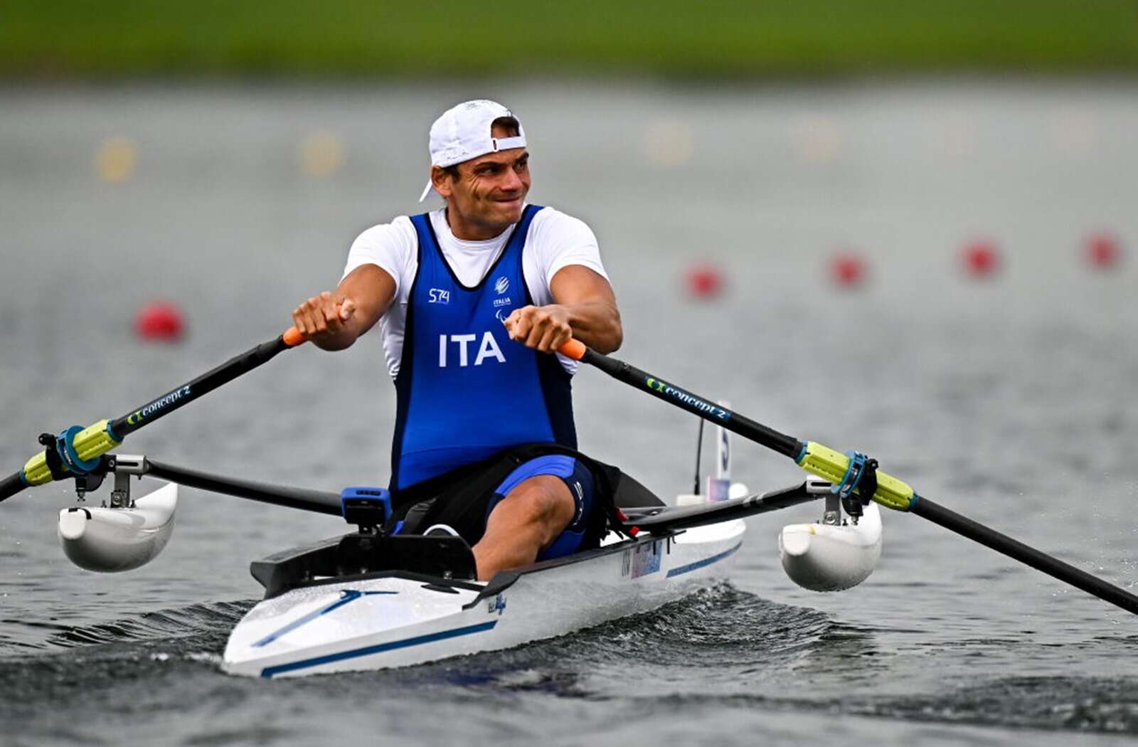 Remador perde medalha nas Paralimpíadas por deixar celular no barco