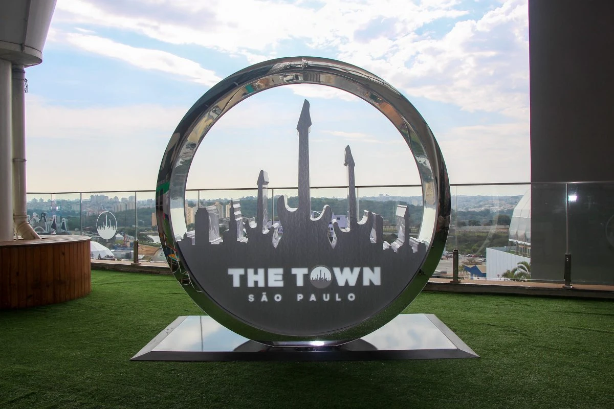 The Town é condenado a indenizar cliente por celular roubado em 2023