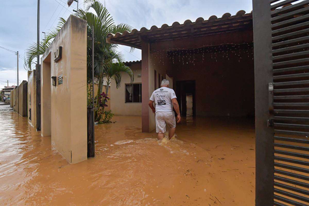 Alerta laranja: 16 estados e DF estão sob risco de chuvas intensas