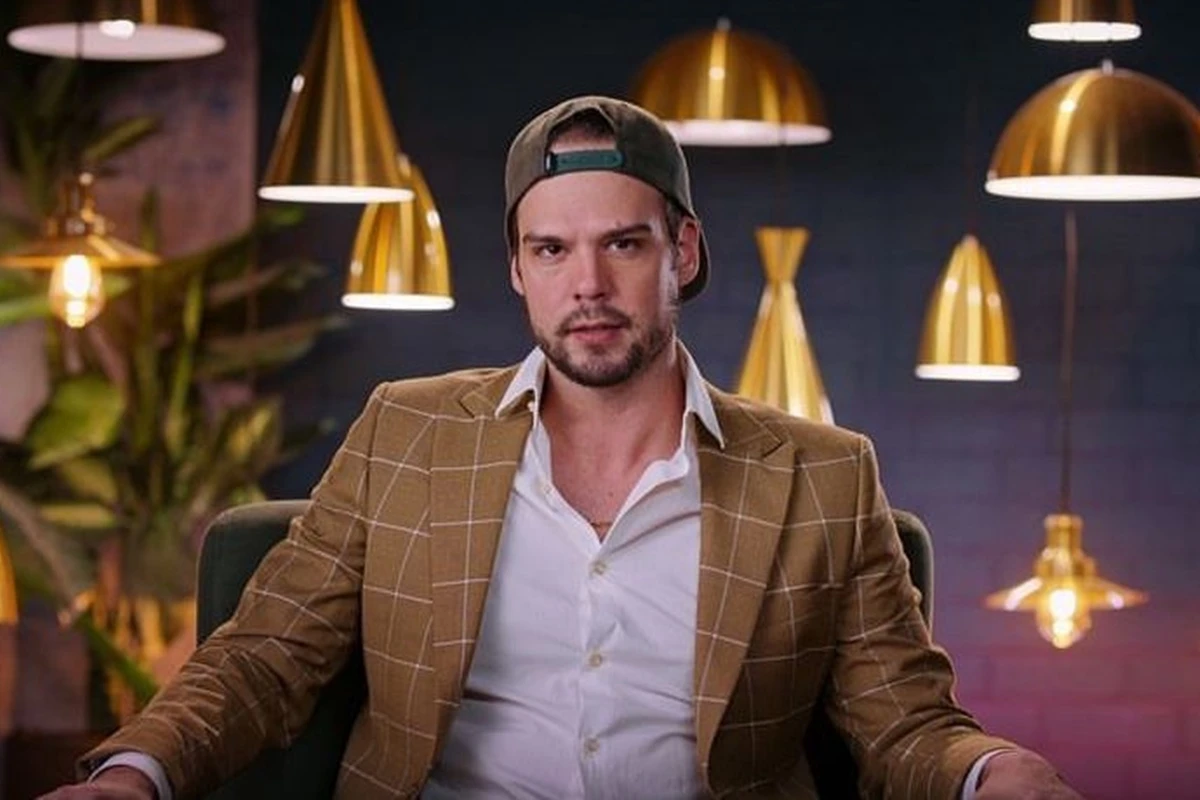 Calvície de participante de reality vira assunto. Saiba sobre condição