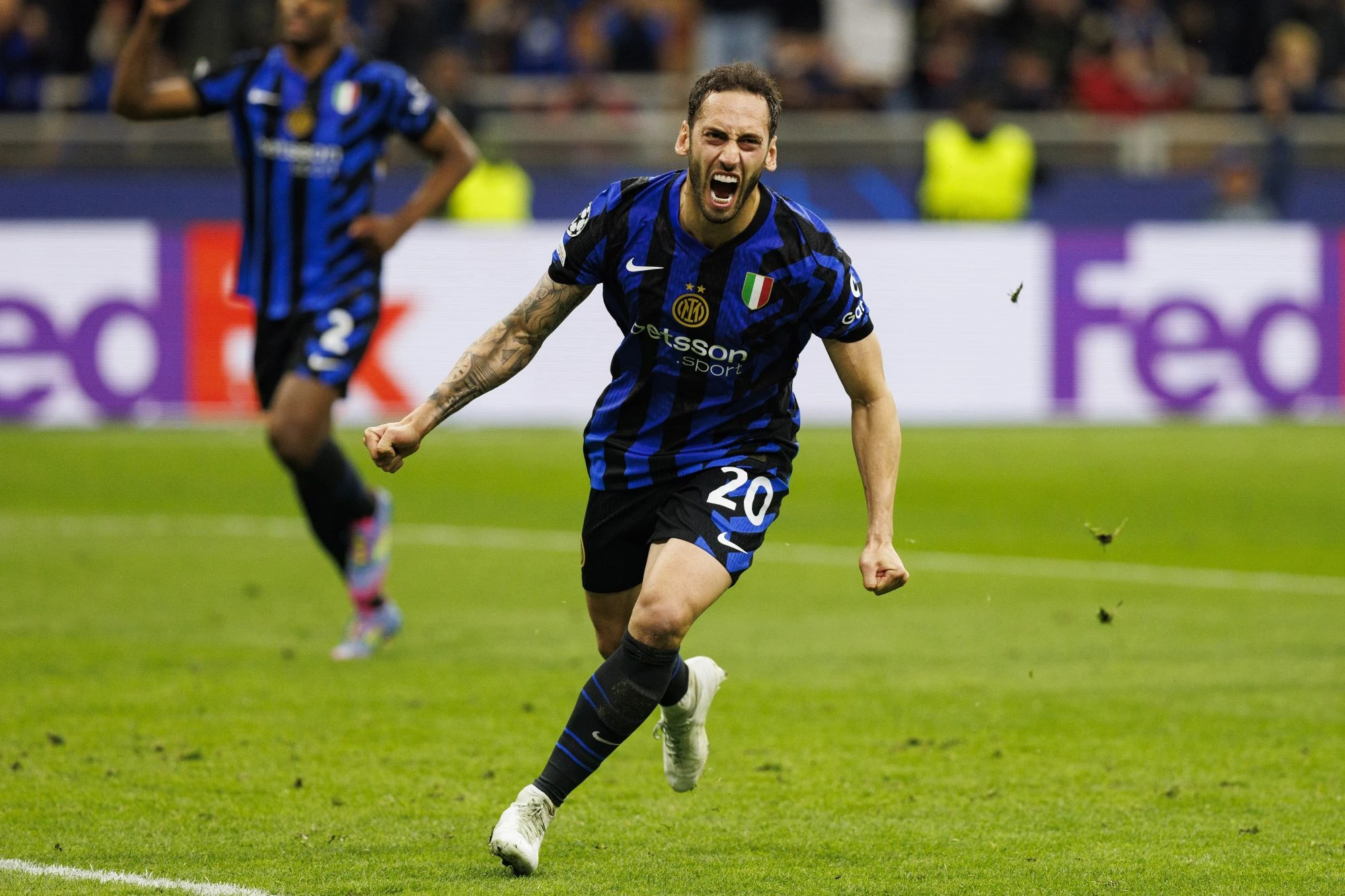 Barcelona luta, mas Inter de Milão vence e vai à final da Champions