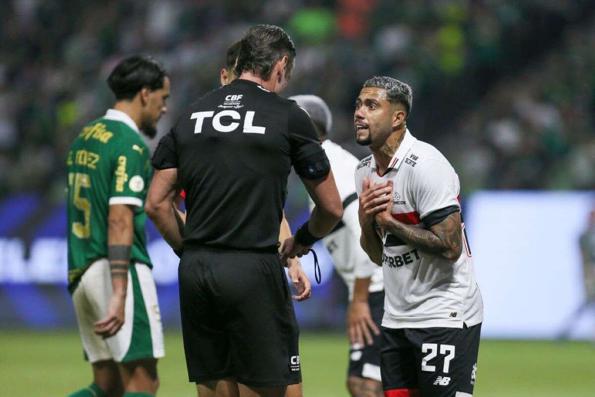 Multa grave! STJD pune jogadores por confusão em Palmeiras x São Paulo