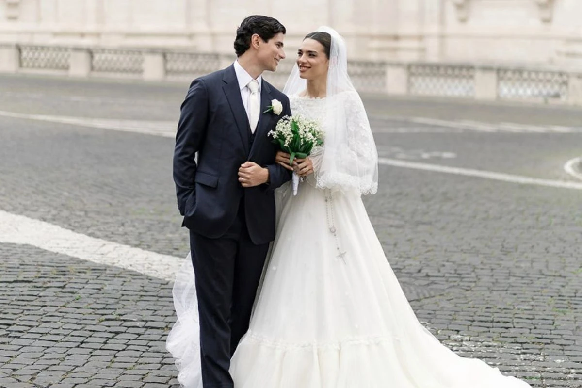 Carolina May Azambuja e Gabriel Bulhões selam a união em Roma