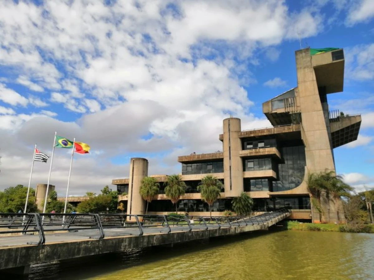 Mulher vai receber R$ 150 mil após mãe morrer por negligência médica