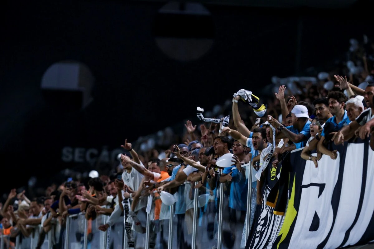 Seis anos depois, Santos vence Palmeiras como mandante no Brasileirão