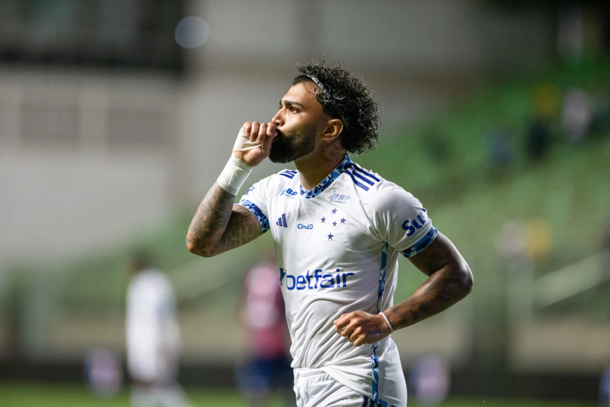 Gabigol rebate Roger Flores após críticas: “Qual era o apelido dele?”